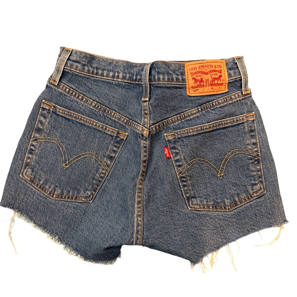Levi’s 501 High Rise Denim Cutoff Shorts Medium Wash Size 24, button fly NWOT - Picture 2 of 7